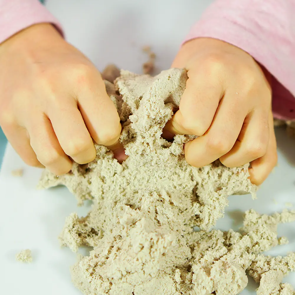 Кинетический песок и слайм: разновидности, свойства и польза