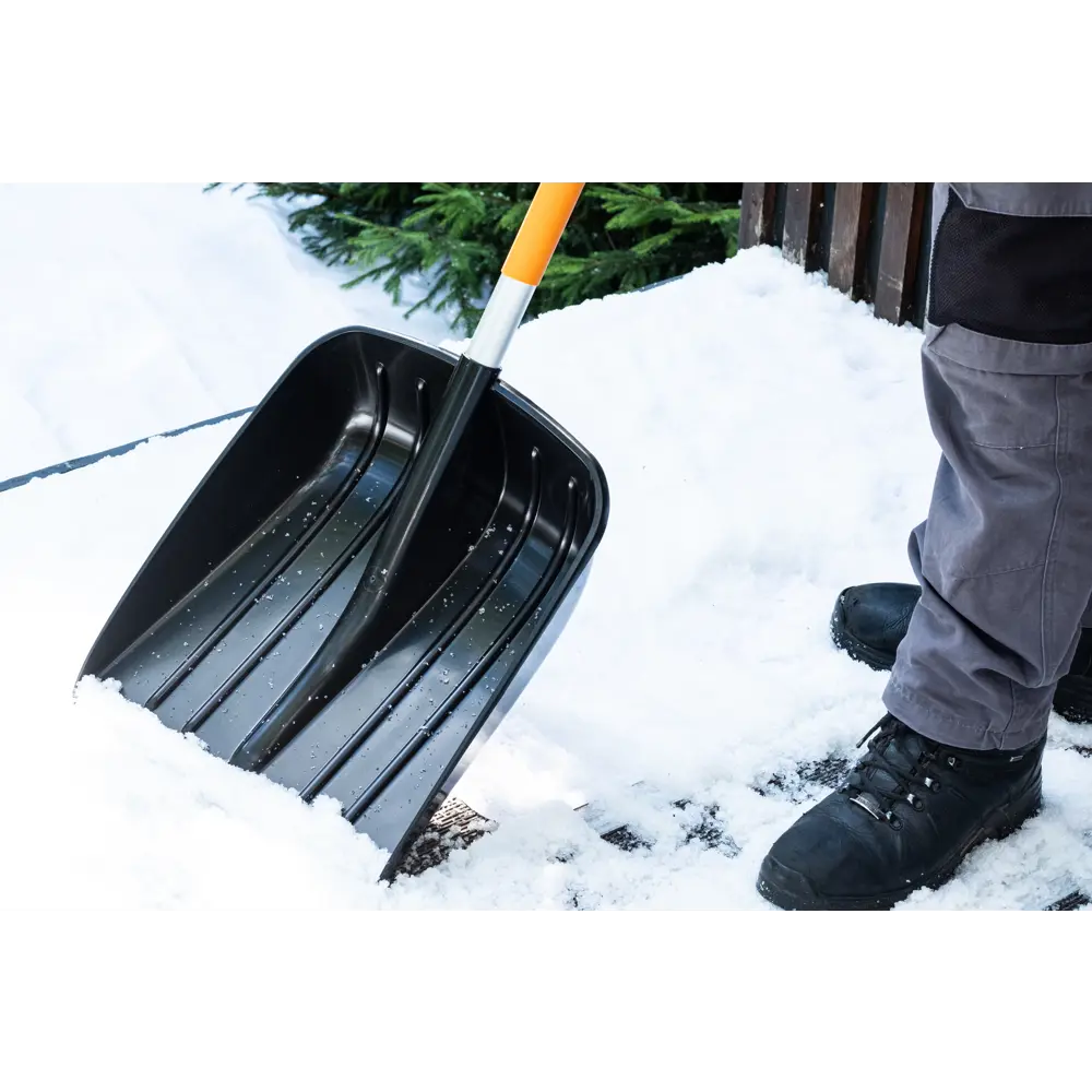 Как сделать скребок для уборки снега: материалы и инструкция по самостоятельному изготовлению