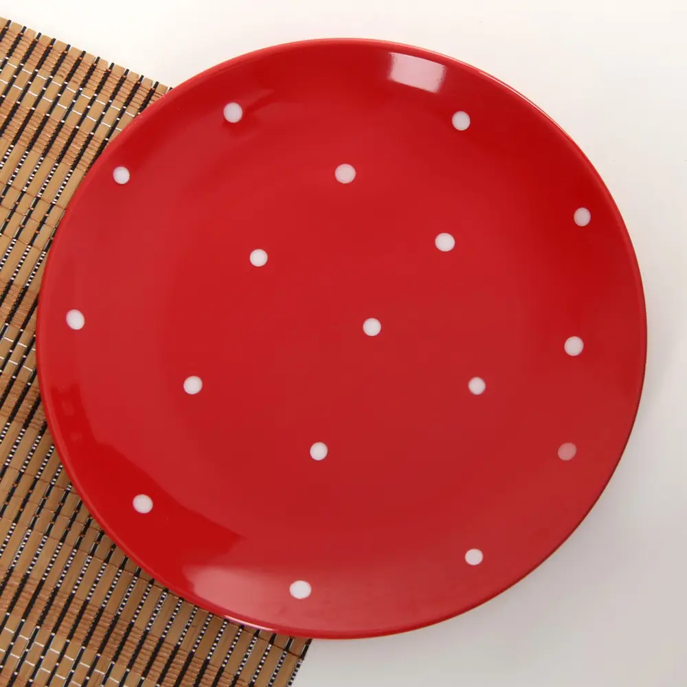 Горох 18. Сервиз столовый «красный горох», 18 предметов, цвет красный. Посуда в горошек. Посуда в горох красная. Красная тарелка.