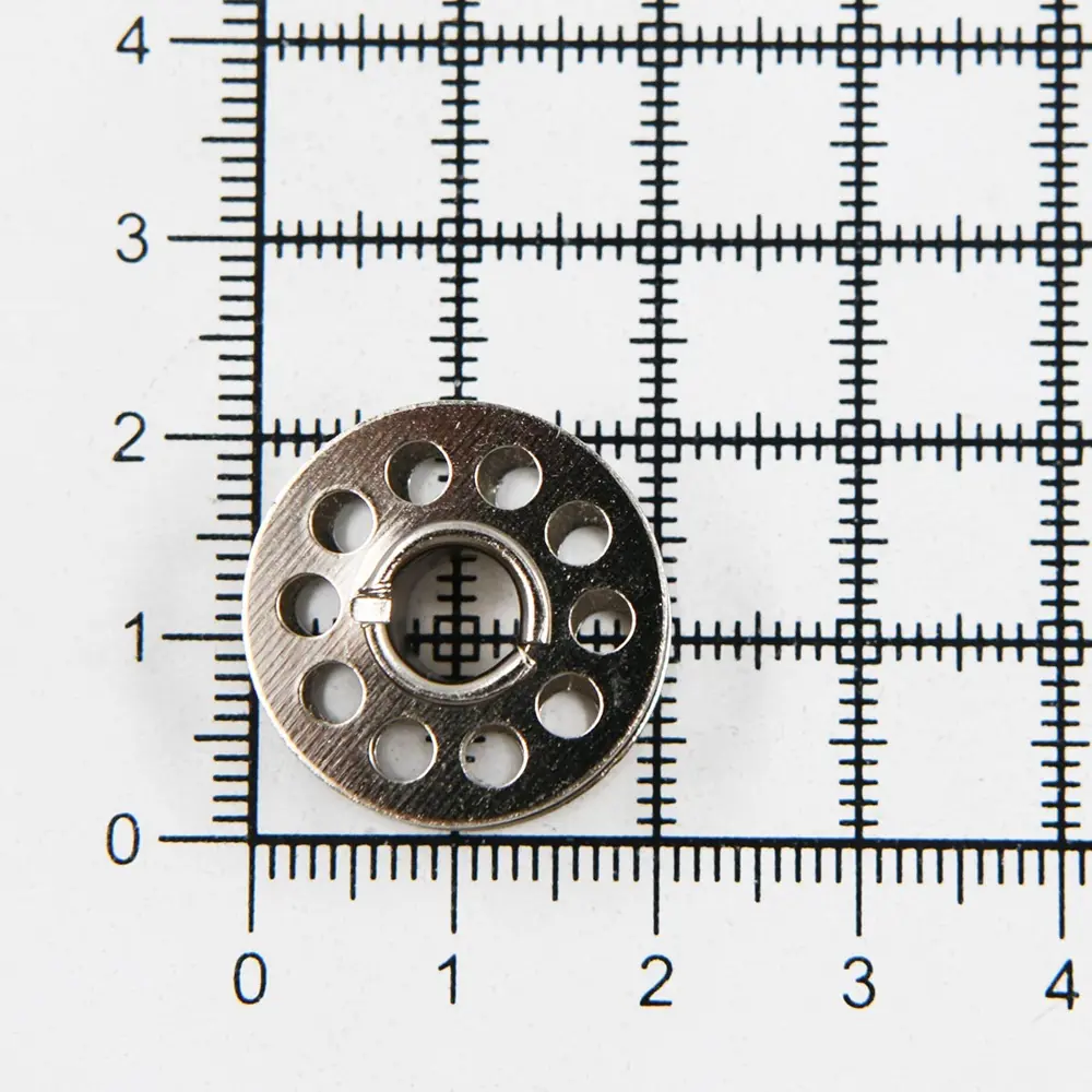 Шпулька металлическая для бытовых и промышленных швейных машин d 6 мм 10  штук ✳️ купить по цене 109 ₽/шт. в Санкт-Петербурге с доставкой в  интернет-магазине Леруа Мерлен