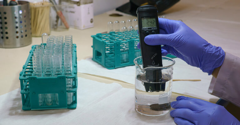 Анализ воды (комплексный на 15 показателей) в собственной лаборатории
