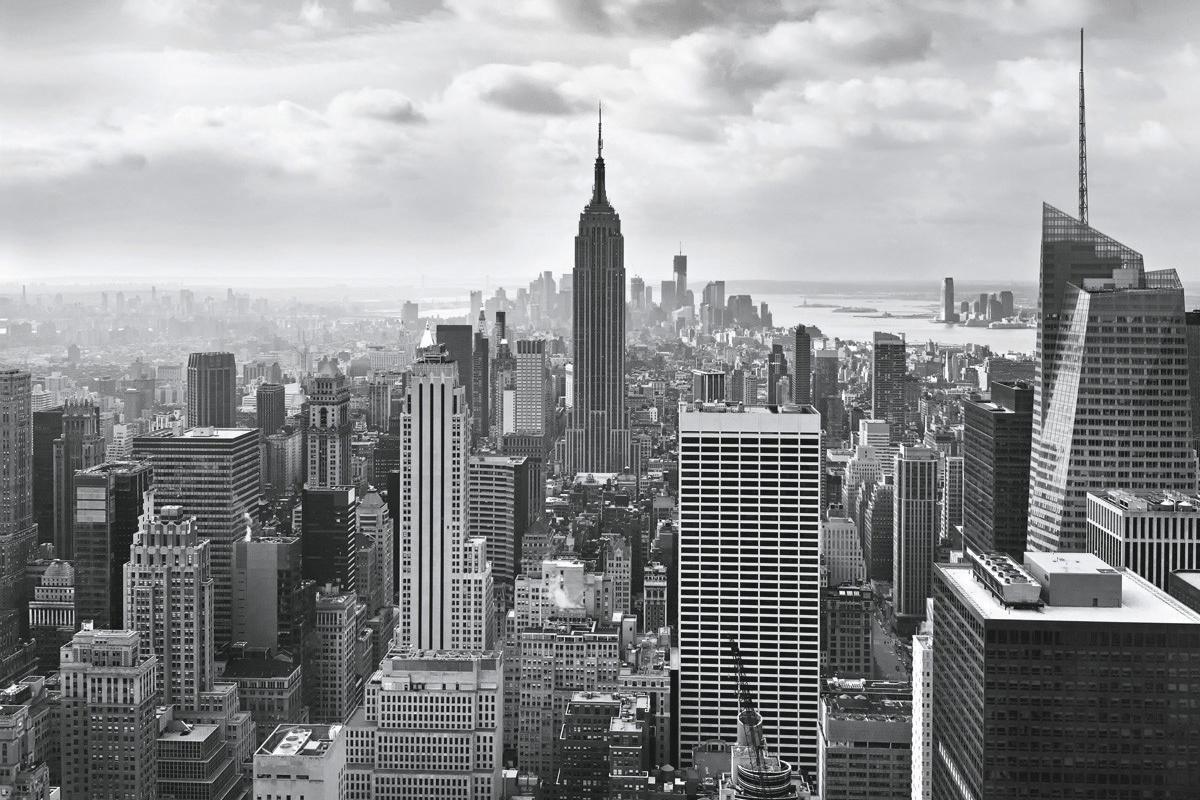 Wait city. Черно белый Нью Йорк. Нью Йорк Сити черно белая. Фотообои Komar Urban. Фотообои Эмпайр Стейт Билдинг.