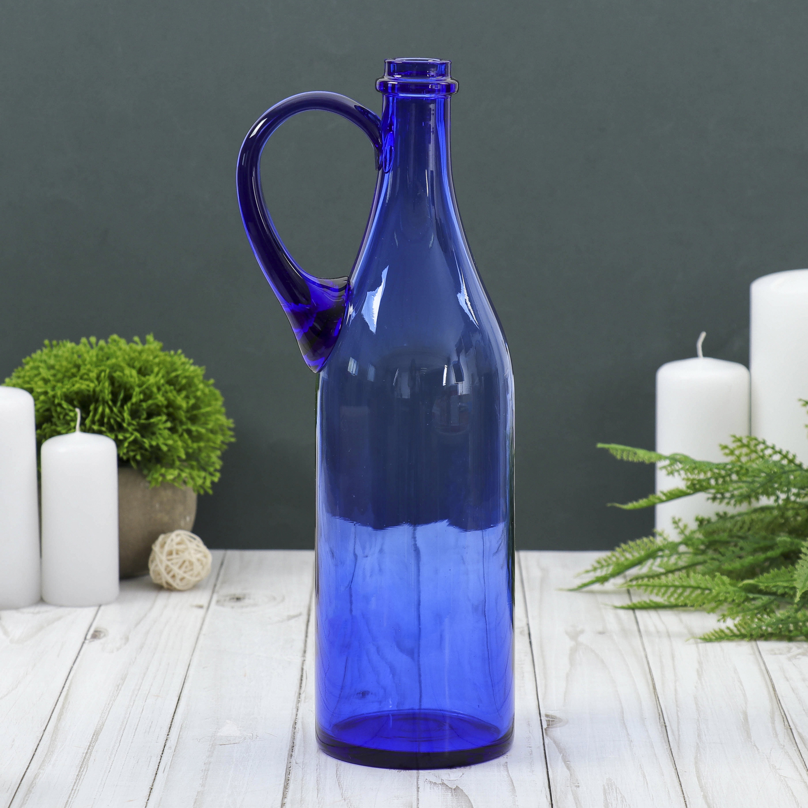 1 17 литра. Бутыль литр руч 1л d 90 h 320 мм из синего стекла без декора. Синяя бутылка. Голубая стеклянная бутылка. Стеклянные бутылки синего цвета.