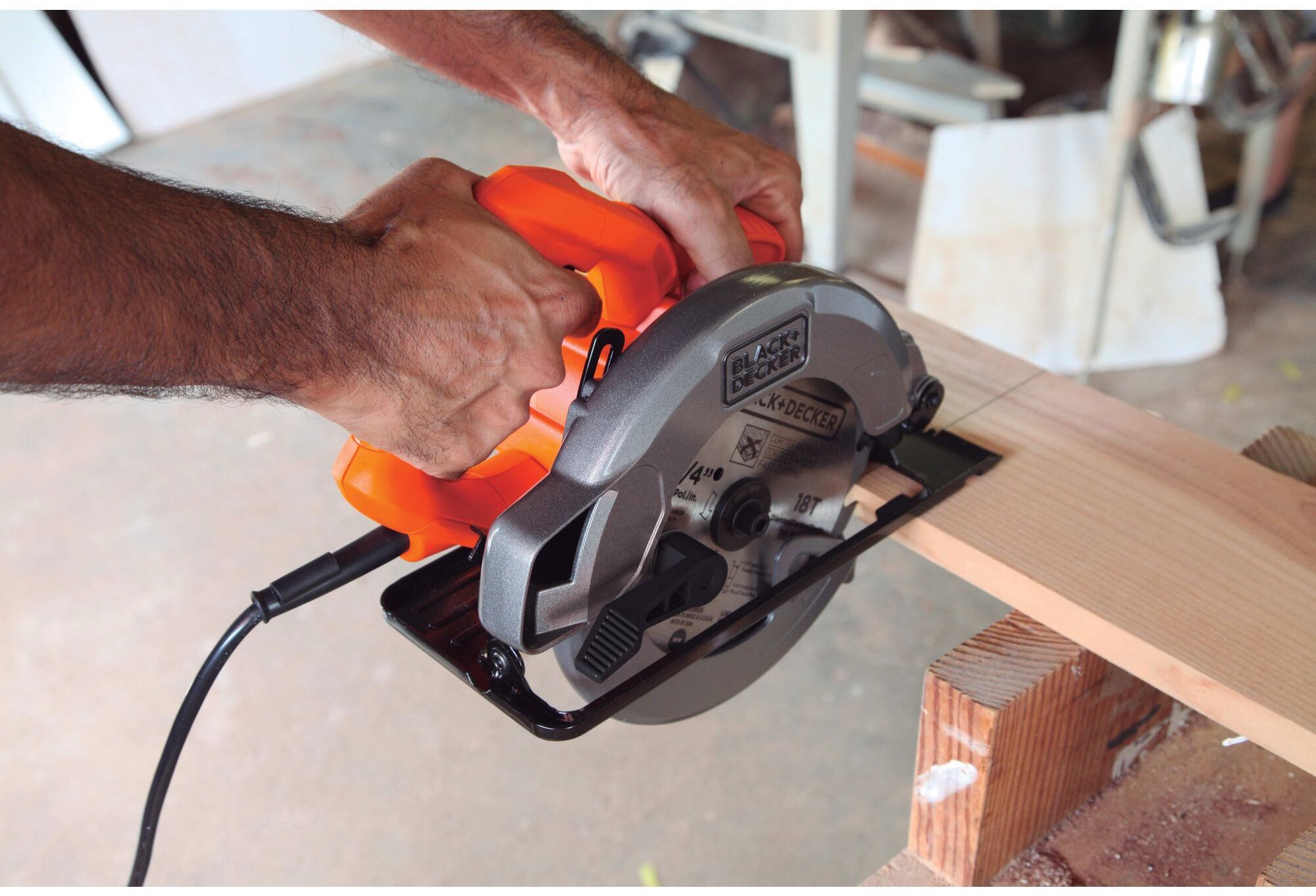 Дисковая пила Black+Decker cs1004