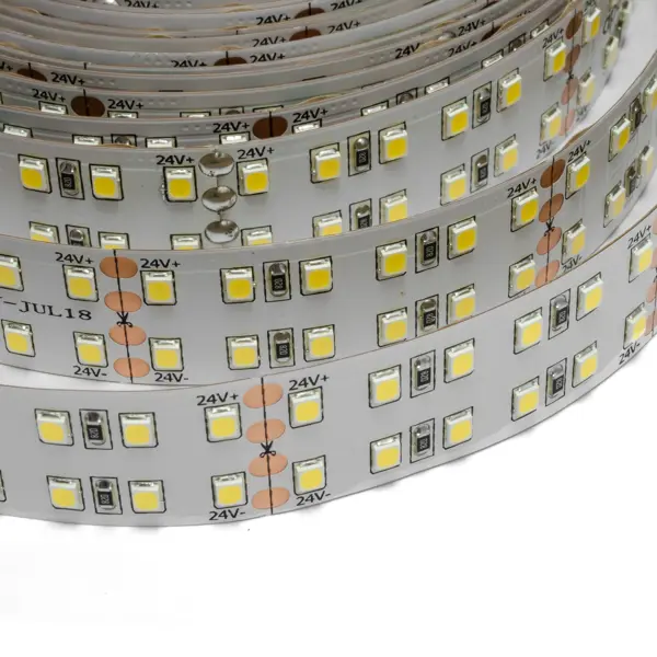 фото Светодиодная лента apeyron универсальная smd 2835 240 диод 38 вт/м 24 в 20 мм ip20 5 м теплый белый свет