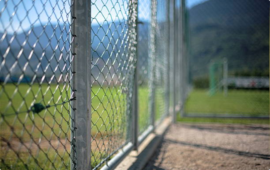 Забор из сетки рабицы своими руками | Полезная информация