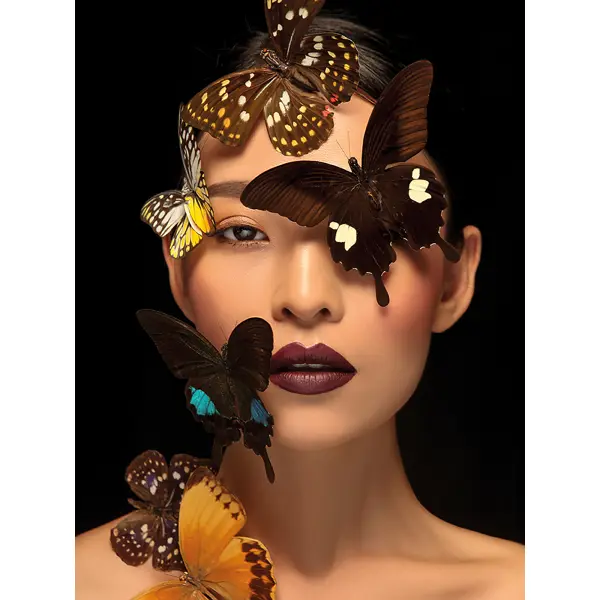 Картина на стекле Модель и бабочки AG 40-210 40x50 см картина на стекле макияж и цветы 40x50 см