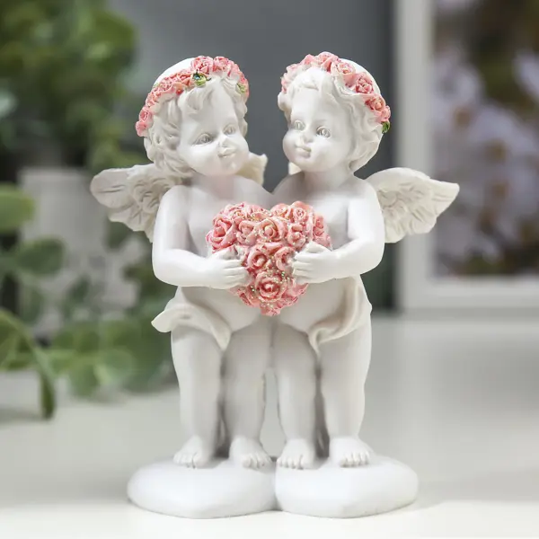 Ангелы: девочка и мальчик