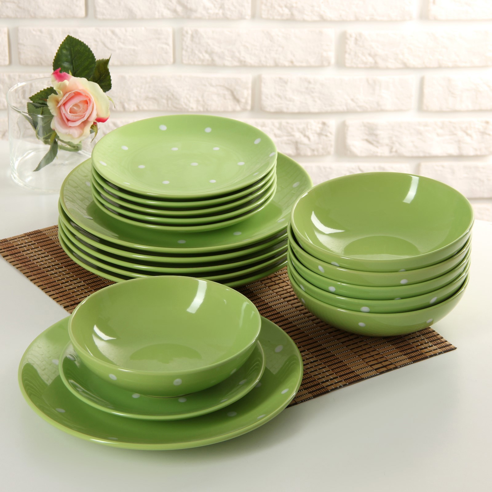 Купить хорошие тарелки. Сервиз столовый «зелёный горох», 18 предметов, цвет зелёный. Посуда Люминарк в икеа. Набор Люминарк 18 предметов зеленый. Столовый сервиз Loraine 28332 19 предметов.
