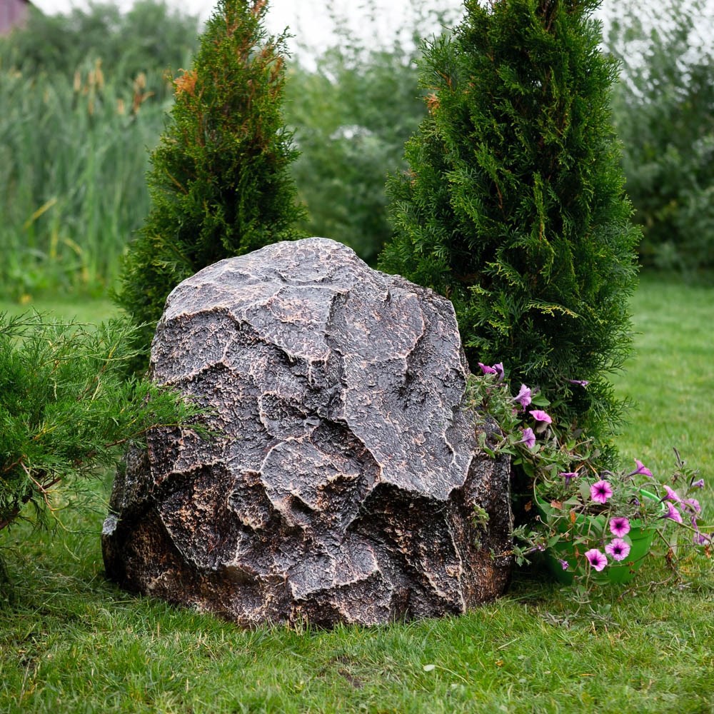 Декоративные крышки своими руками. Камень-валун высокий f03133. Декоративный валун. Декоративные валуны для сада. Искусственный камень в ландшафте.