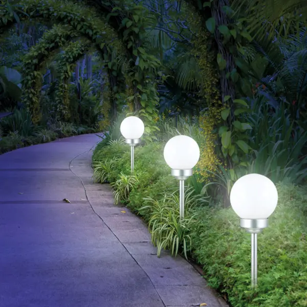 фото Светильник в грунт lamper «шар» 602-1005 на солнечных батареях 24.6 см цвет бело-серебристый холодный белый свет