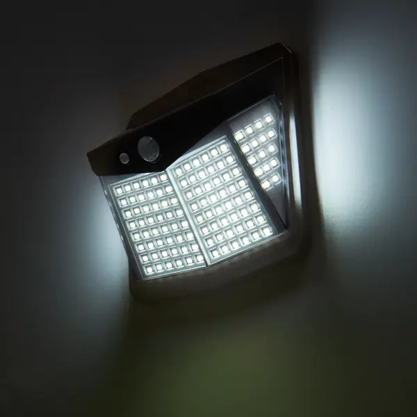 Светильник настенный поликристаллический уличный на солнечной батарее OSL-012 IP54 датчик движения холодный белый свет черный