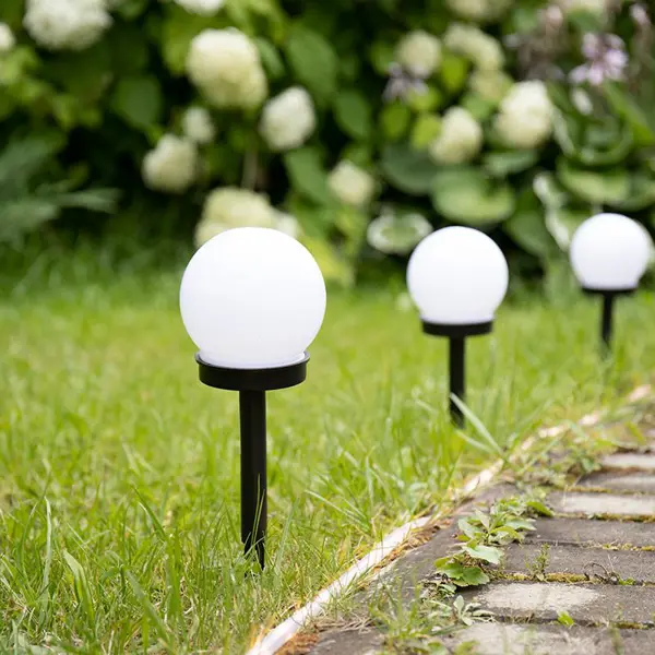 Садовые светильники на солнечных батареях фонари на колышке