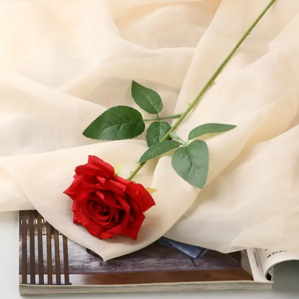 Цветы искусственные Роза Гран При 3 в Сургуте – купить по низкой цене в  интернет-магазине Леруа Мерлен
