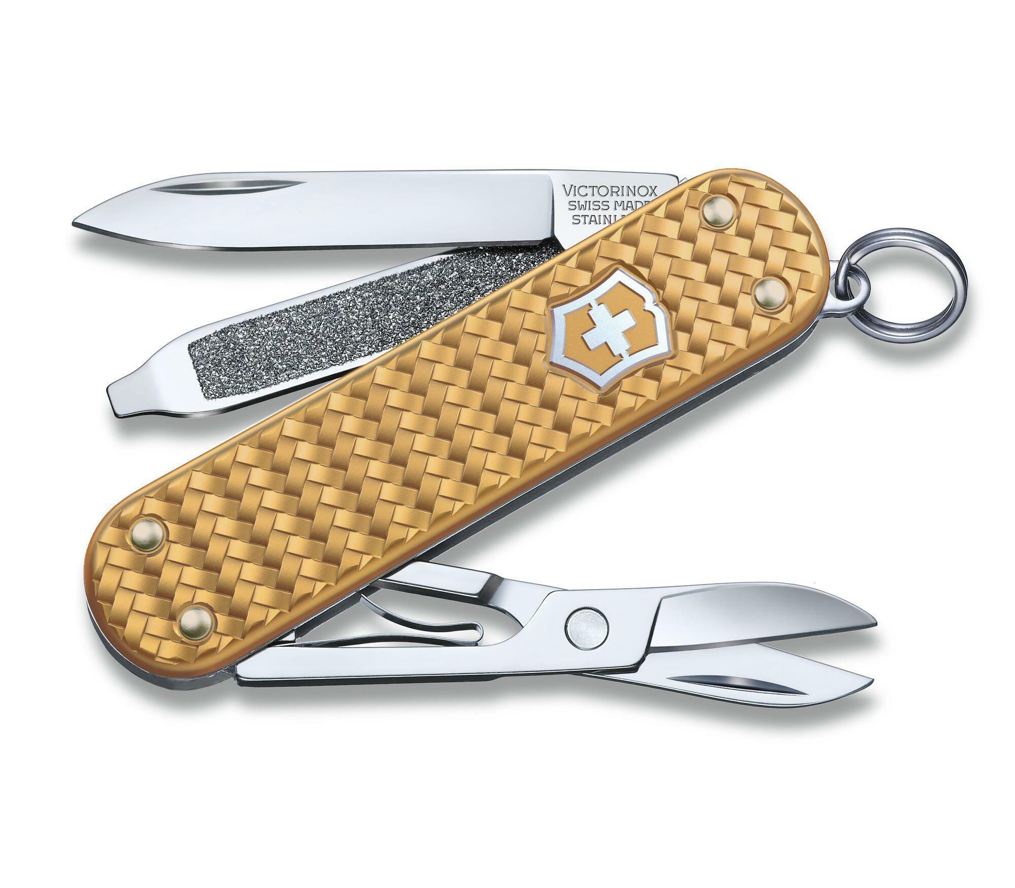 Мультитул Victorinox Classic SD Precious Alox 0.6221.408G алюминиевый  корпус 58 мм ✳️ купить по цене 5253 ₽/шт. в Ставрополе с доставкой в  интернет-магазине Леруа Мерлен