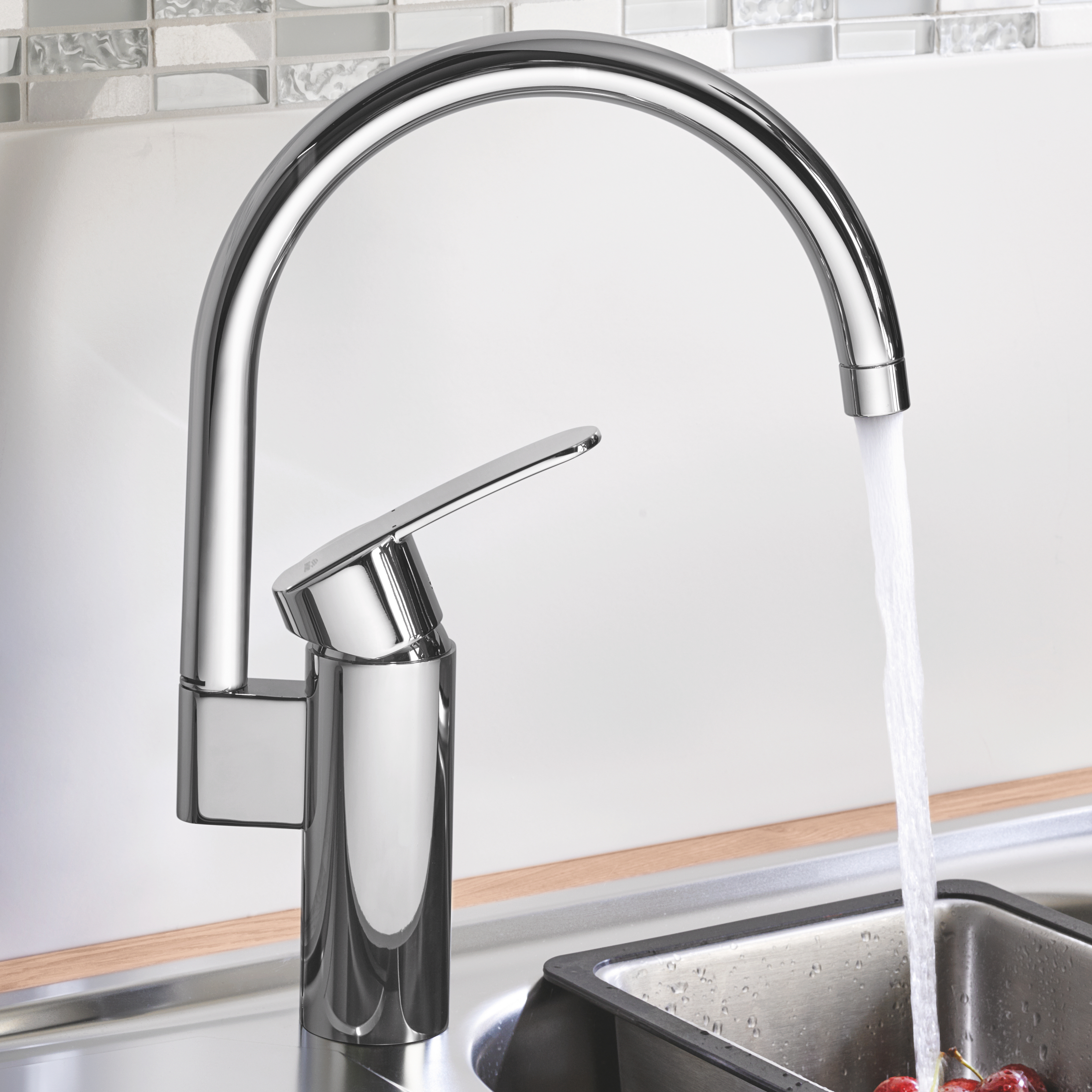 Хром смеситель для кухни grohe. Смеситель Grohe Wave Cosmopolitan 32449001. Смеситель для кухни Grohe Wave Cosmo. Grohe Wave Cosmo 17709090. Смеситель для кухни Grohe via 30568000.