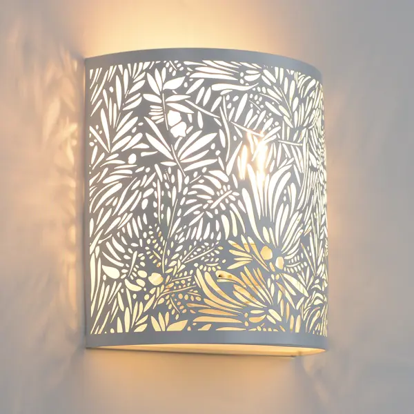 Настенный светильник Inspire Frella цвет белый девочка из волшебного леса эполь