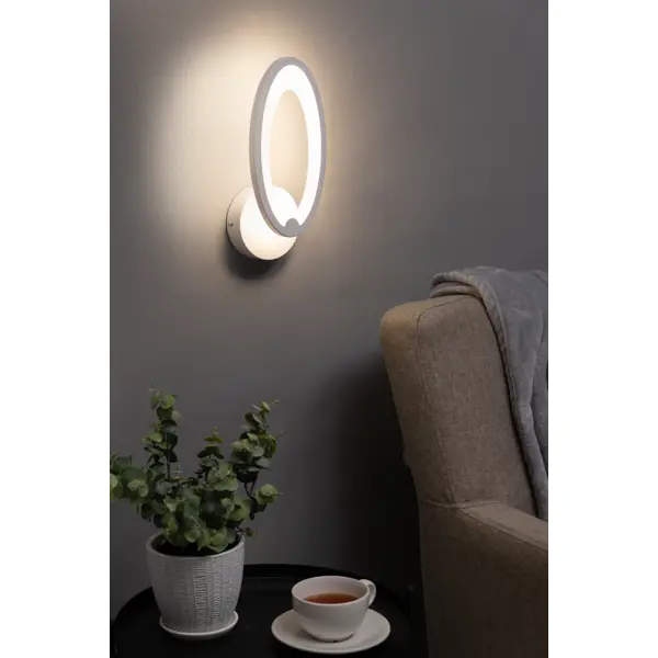 Настенный светильник светодиодный Escada 10219/1LED, нейтральный белый свет, цвет белый торшер escada 10219 l grey
