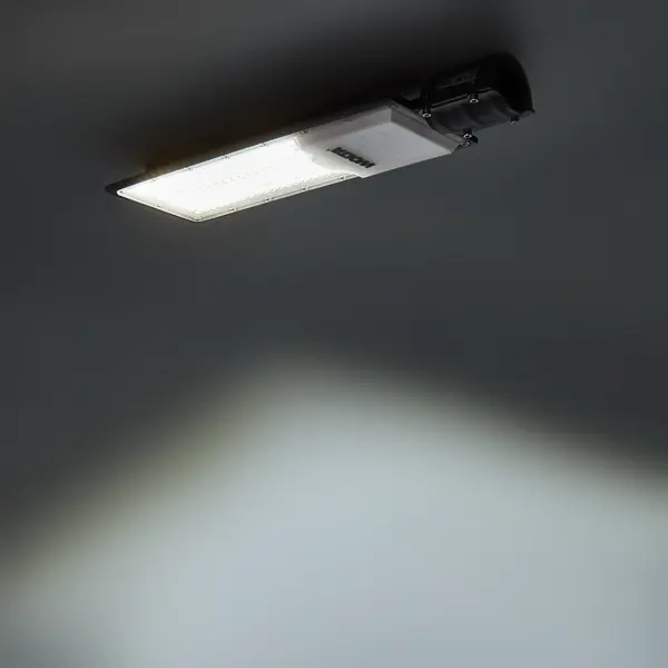 фото Прожектор светодиодный уличный wolta stl-150w/04 150 вт 5700к ip65 нейтрально белый свет